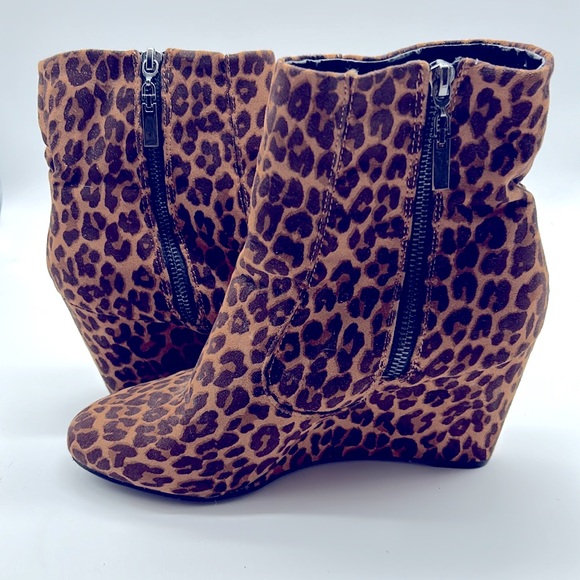 Ladies Faux Suede Leopard Print ankle boots, - Picture 7 of 7